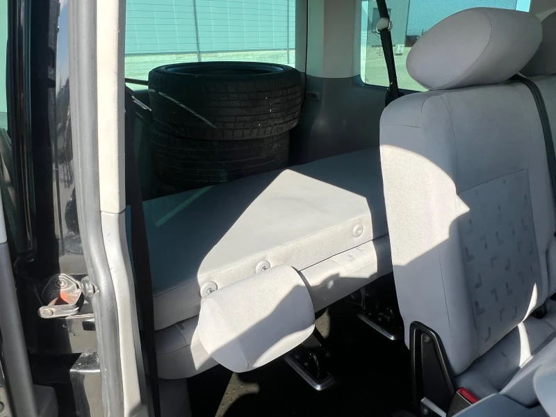 VW Caravelle 2.5TDI 7+ 1, снимка 12 - Бусове и автобуси - 52225012