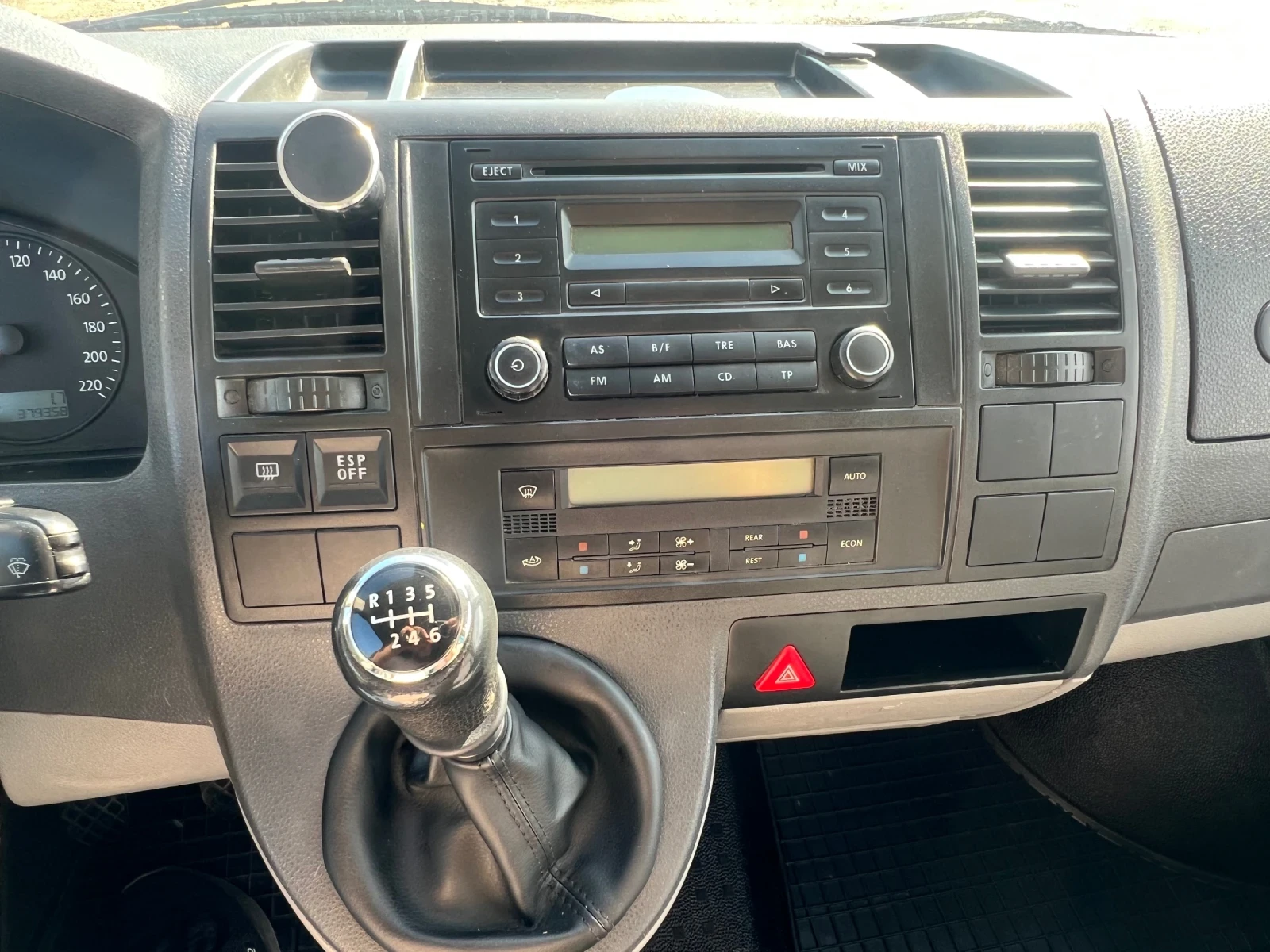 VW Caravelle 2.5TDI 7+ 1 - изображение 10