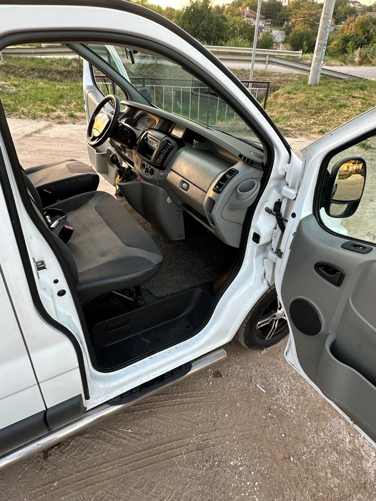 Renault Trafic 2.0 90, снимка 9 - Бусове и автобуси - 55143010