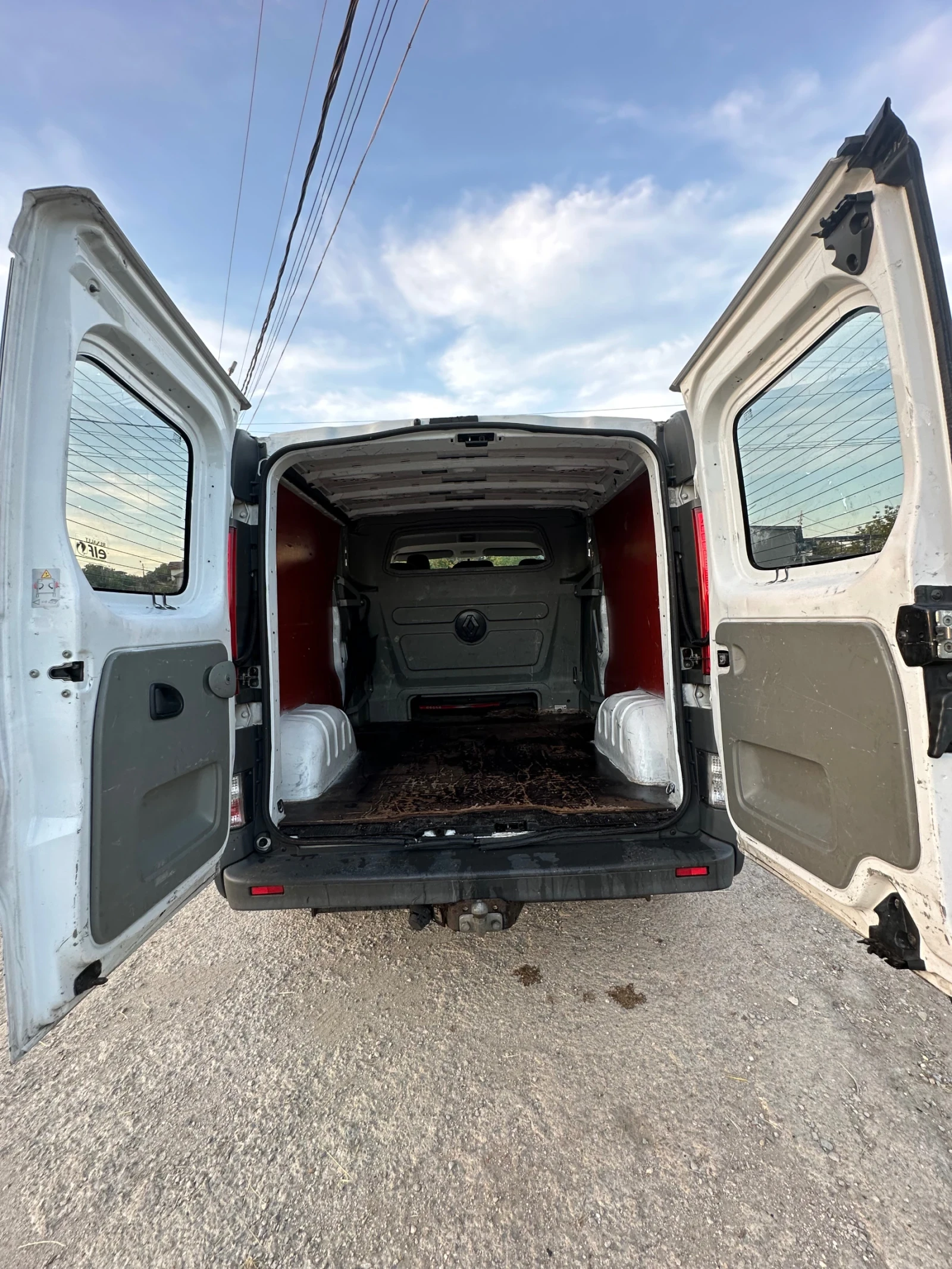 Renault Trafic 2.0 90, снимка 10 - Бусове и автобуси - 55143010
