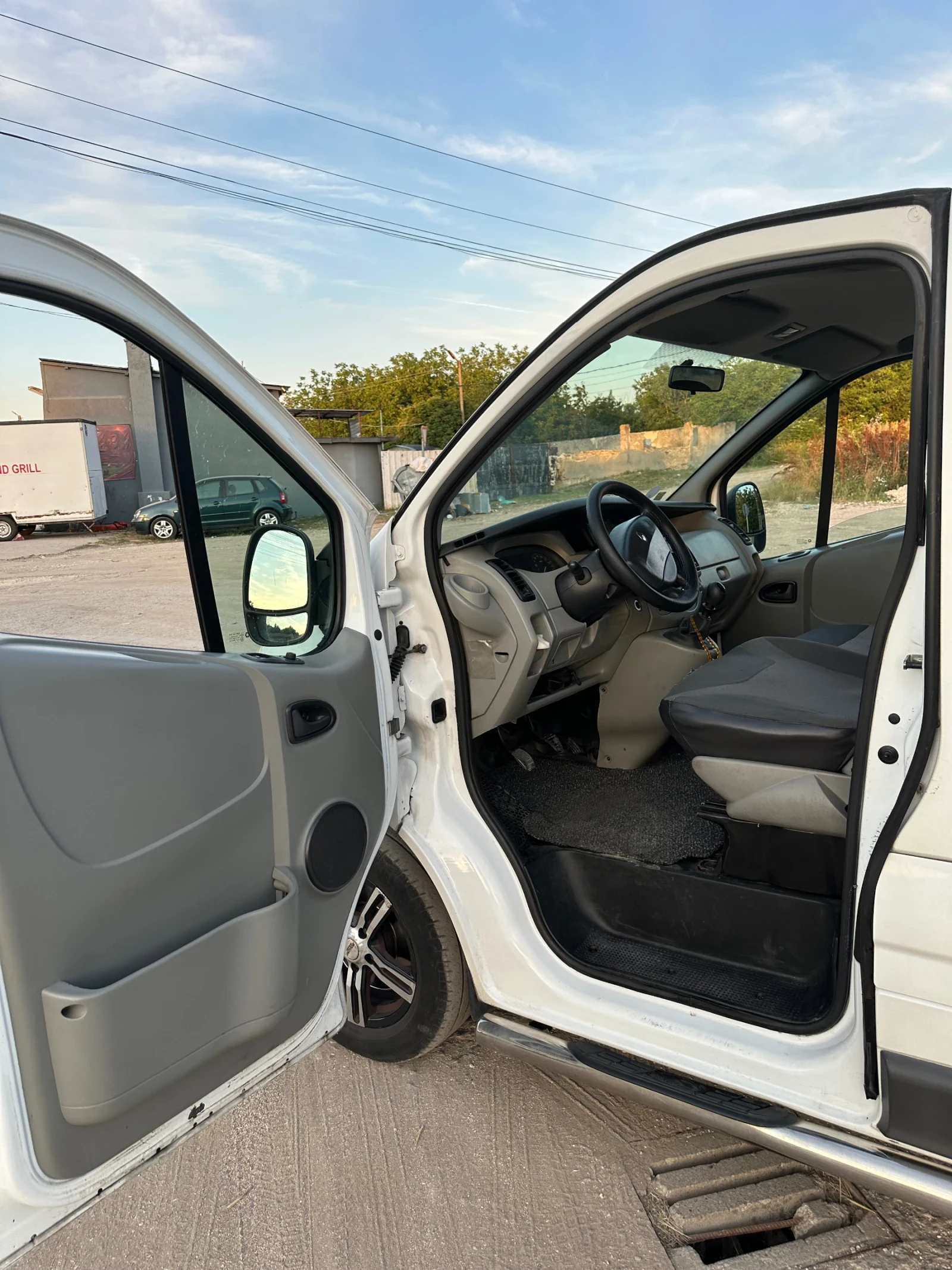 Renault Trafic 2.0 90, снимка 8 - Бусове и автобуси - 55143010