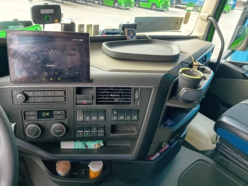 Volvo Fh, снимка 8 - Камиони - 52531736