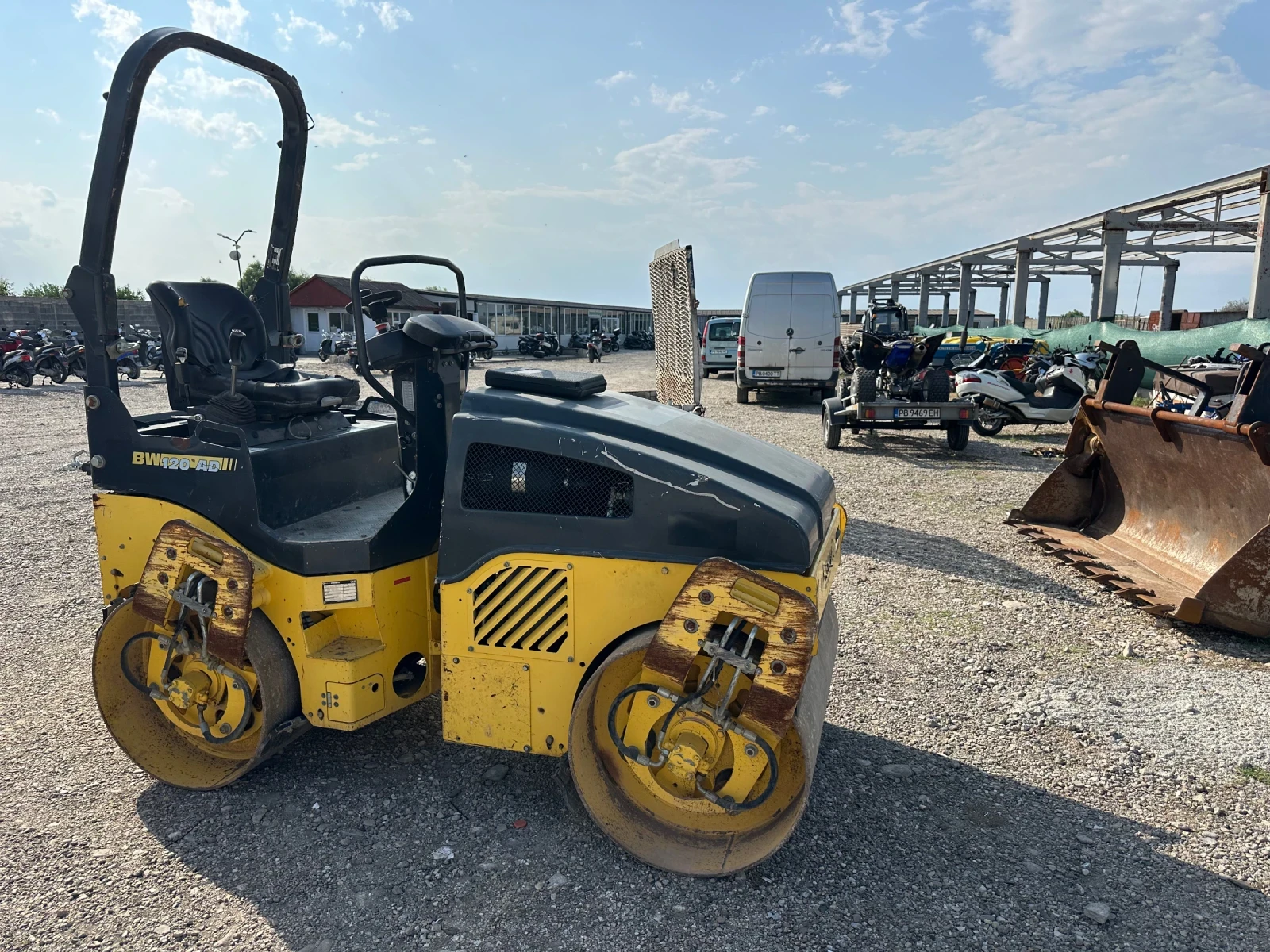 Валяк BOMAG BW120AD-4 НАЛИЧЕН - изображение 4