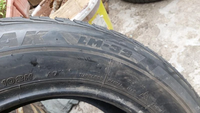 Гуми Зимни 235/60R17, снимка 7 - Гуми и джанти - 29260331