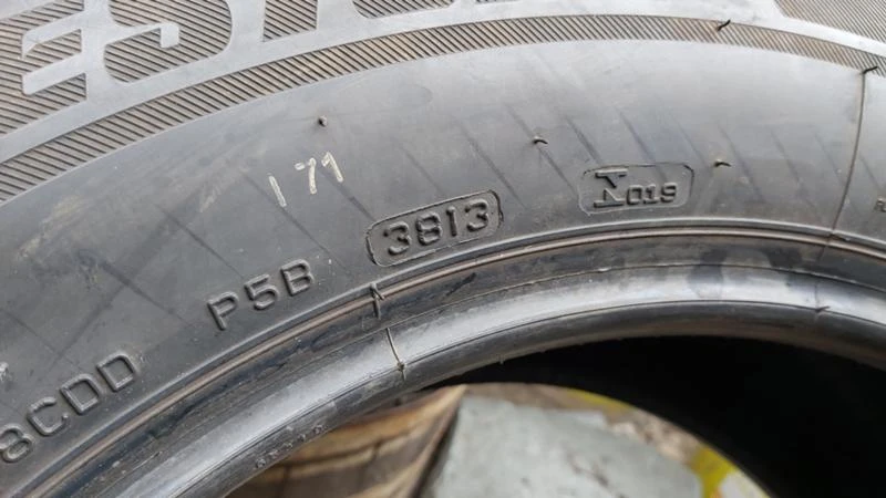 Гуми Зимни 235/60R17, снимка 8 - Гуми и джанти - 29260331