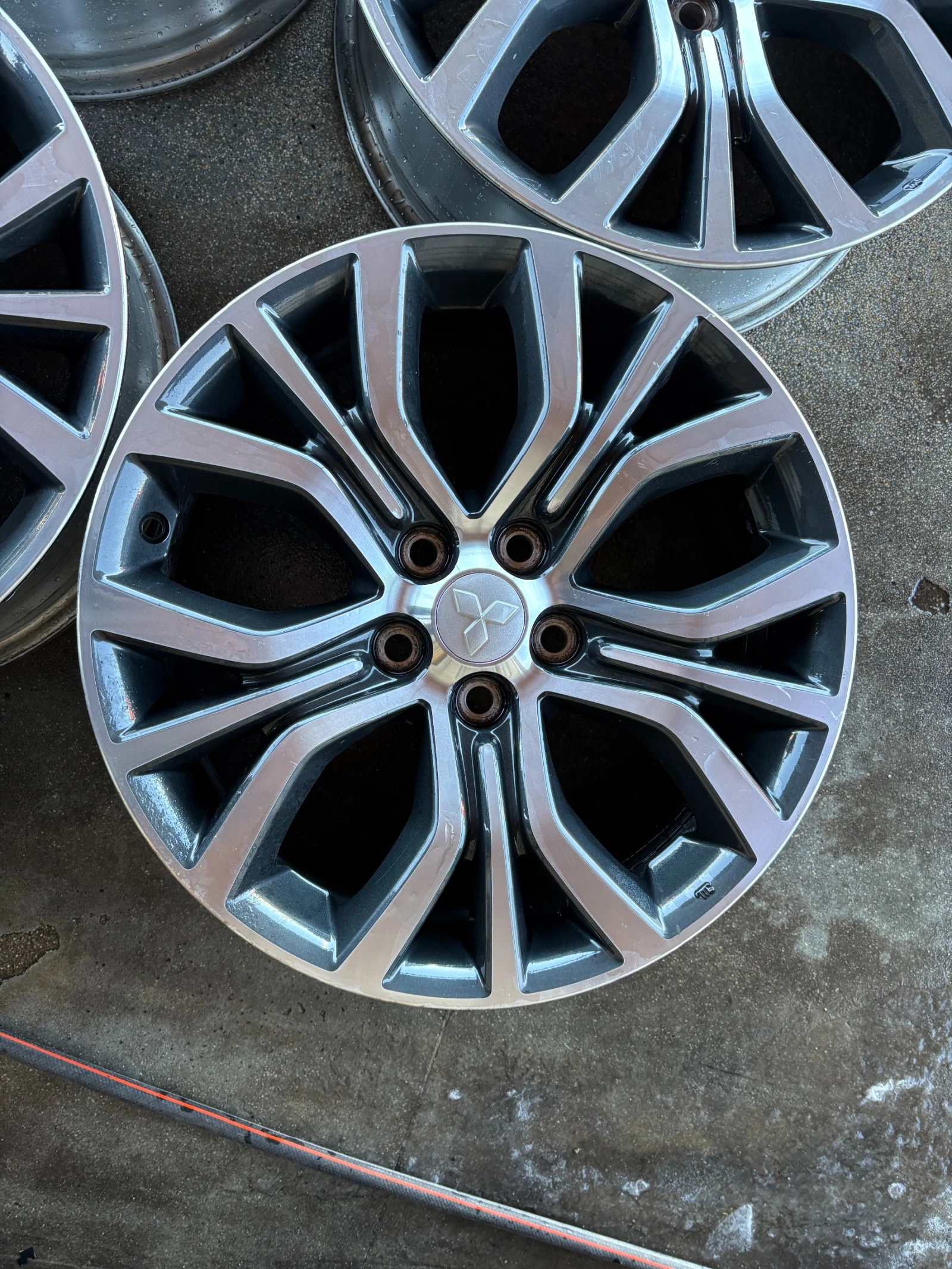 ������ �� Mitsubishi Outlander | Mobile.bg � ����������� 4