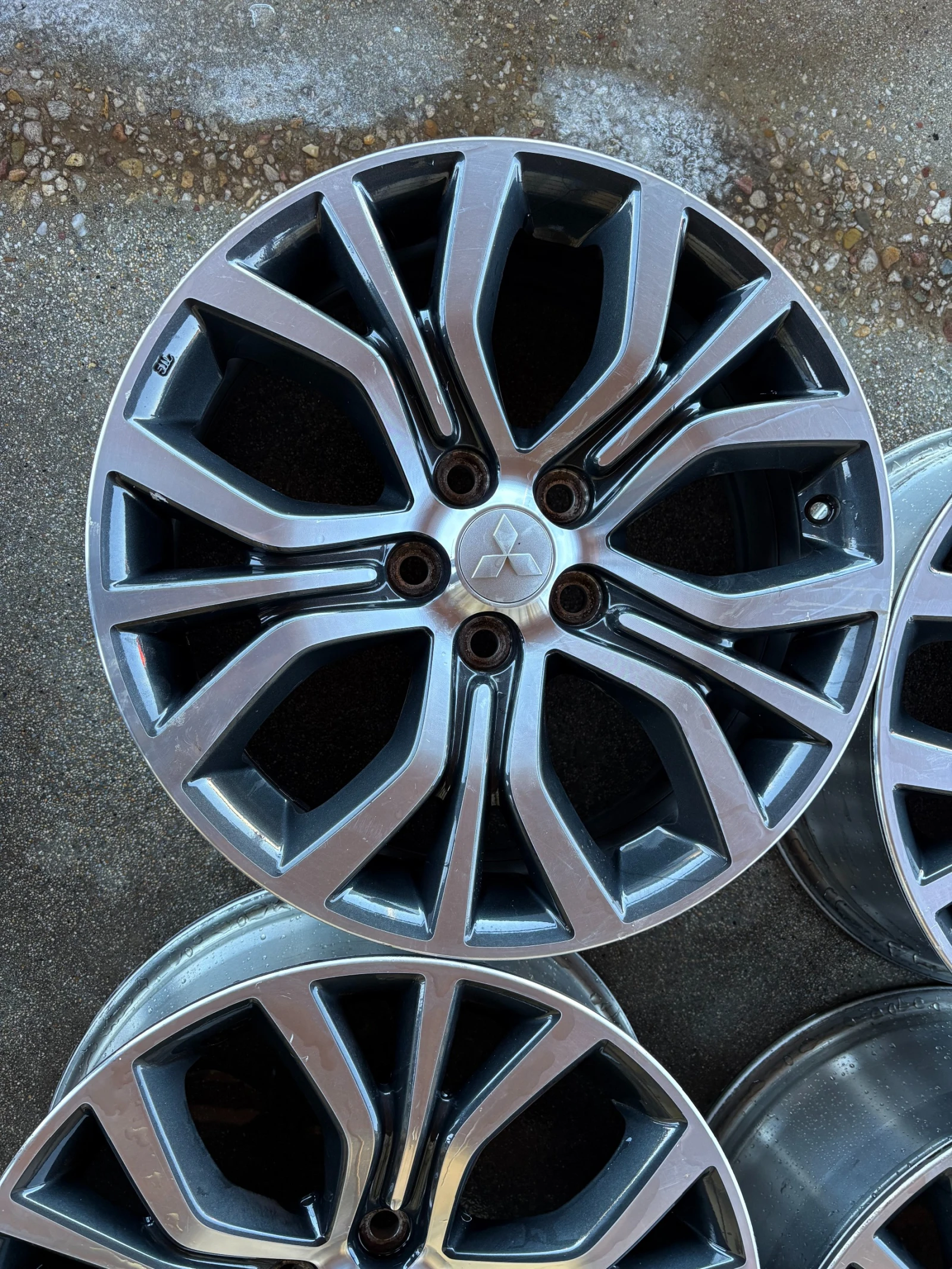 ������ �� Mitsubishi Outlander | Mobile.bg � ����������� 2