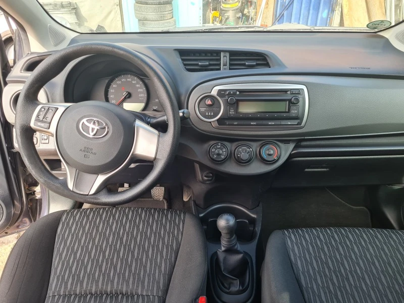 Toyota Yaris 1.0iVVT-I EVRO 5, снимка 9 - Автомобили и джипове - 45875018