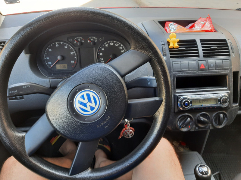 VW Polo, снимка 4 - Автомобили и джипове - 46102959