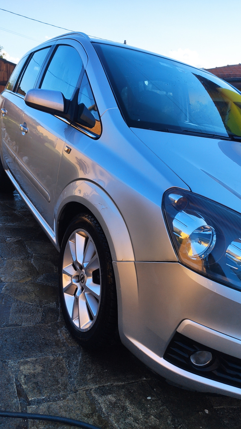 Opel Zafira, снимка 5 - Автомобили и джипове - 46261862