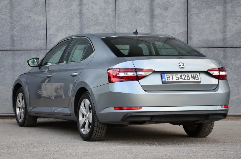 Skoda Superb 2.0 TDI, снимка 5 - Автомобили и джипове - 50083623