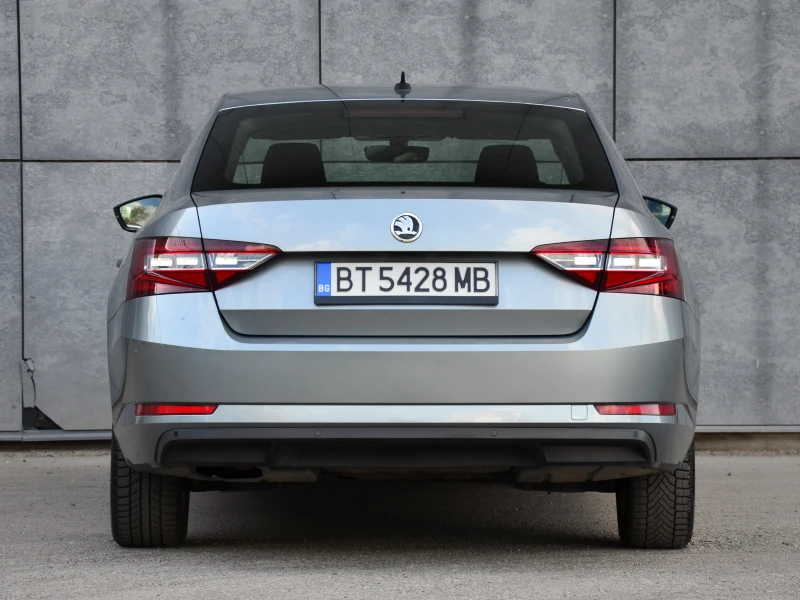 Skoda Superb 2.0 TDI, снимка 6 - Автомобили и джипове - 50083623