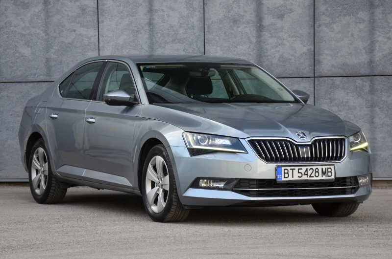 Skoda Superb 2.0 TDI, снимка 2 - Автомобили и джипове - 50083623
