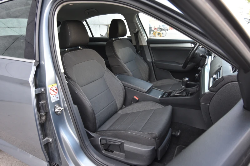 Skoda Superb 2.0 TDI, снимка 11 - Автомобили и джипове - 50083623