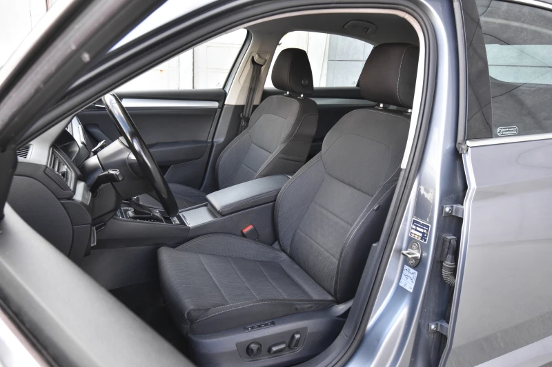 Skoda Superb 2.0 TDI, снимка 9 - Автомобили и джипове - 50083623