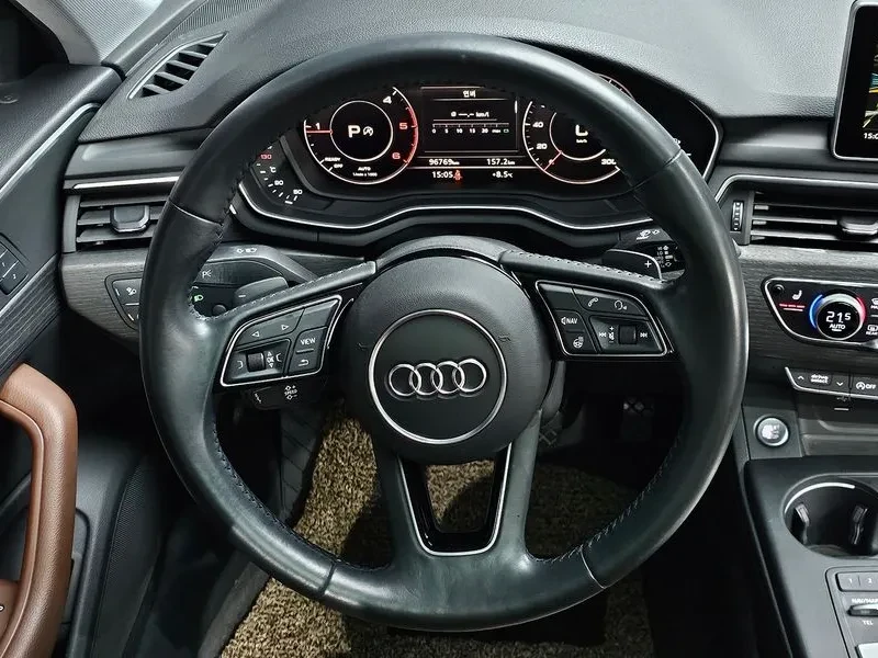 Audi A4 2.0 TDI, снимка 14 - Автомобили и джипове - 53894710