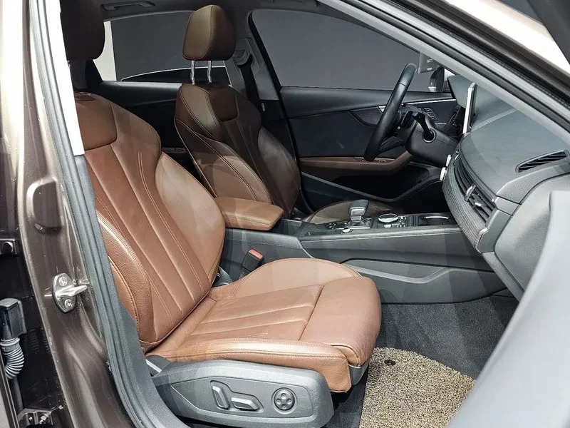 Audi A4 2.0 TDI, снимка 10 - Автомобили и джипове - 53894710