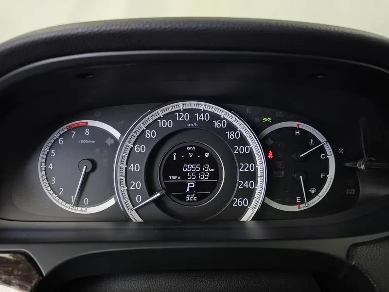 Honda Accord 2.4 9Th Generation, снимка 8 - Автомобили и джипове - 55725346