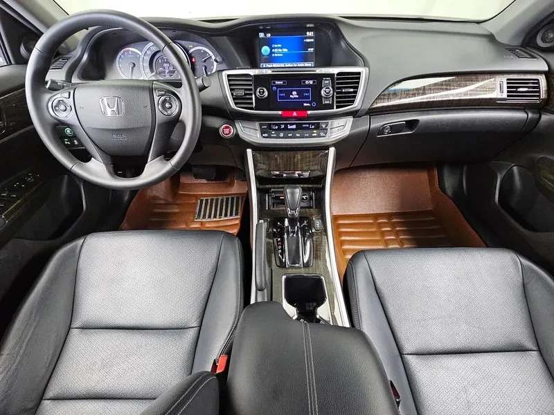 Honda Accord 2.4 9Th Generation, снимка 7 - Автомобили и джипове - 55725346