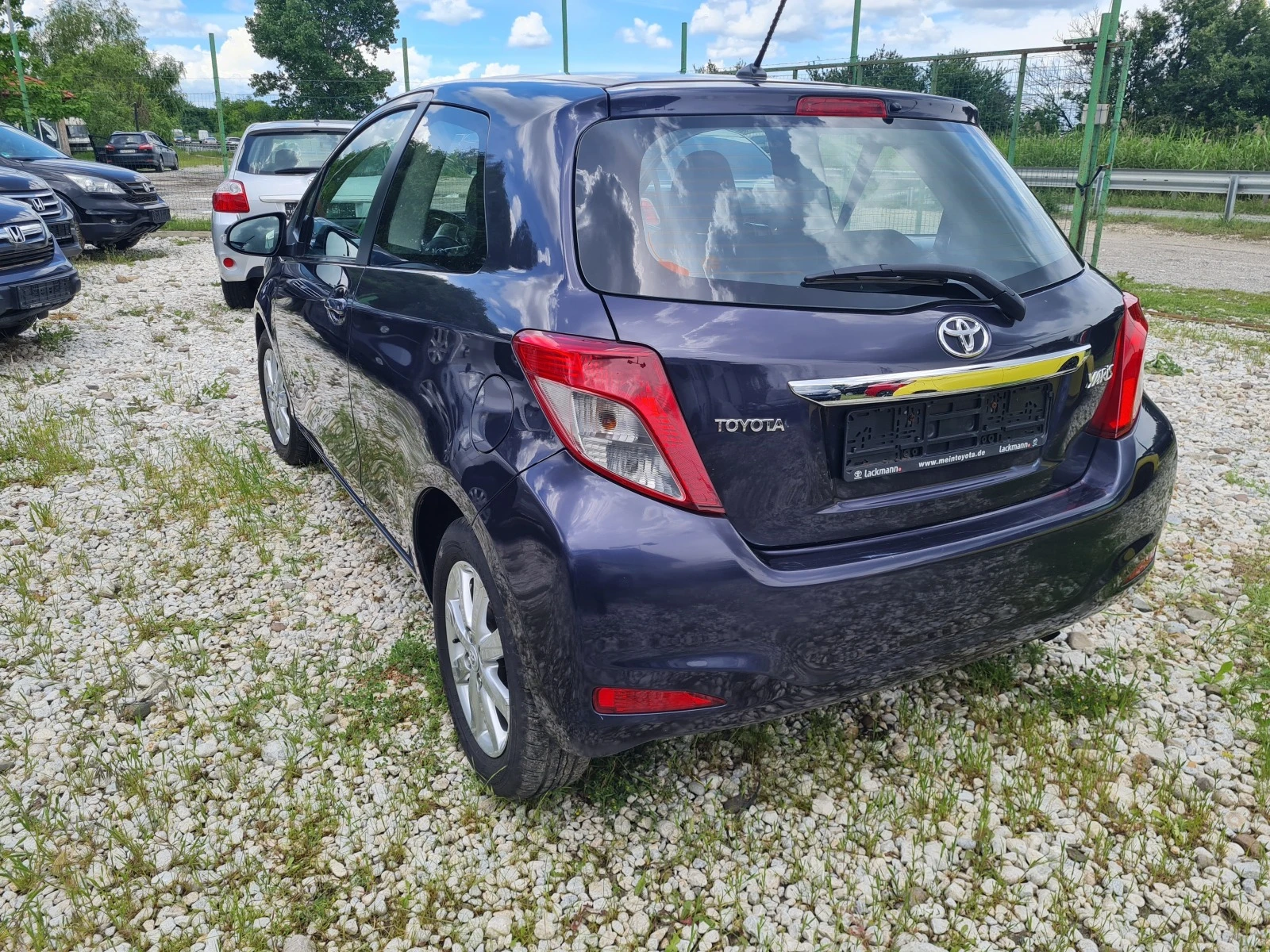 Toyota Yaris 1.0iVVT-I EVRO 5 - изображение 4