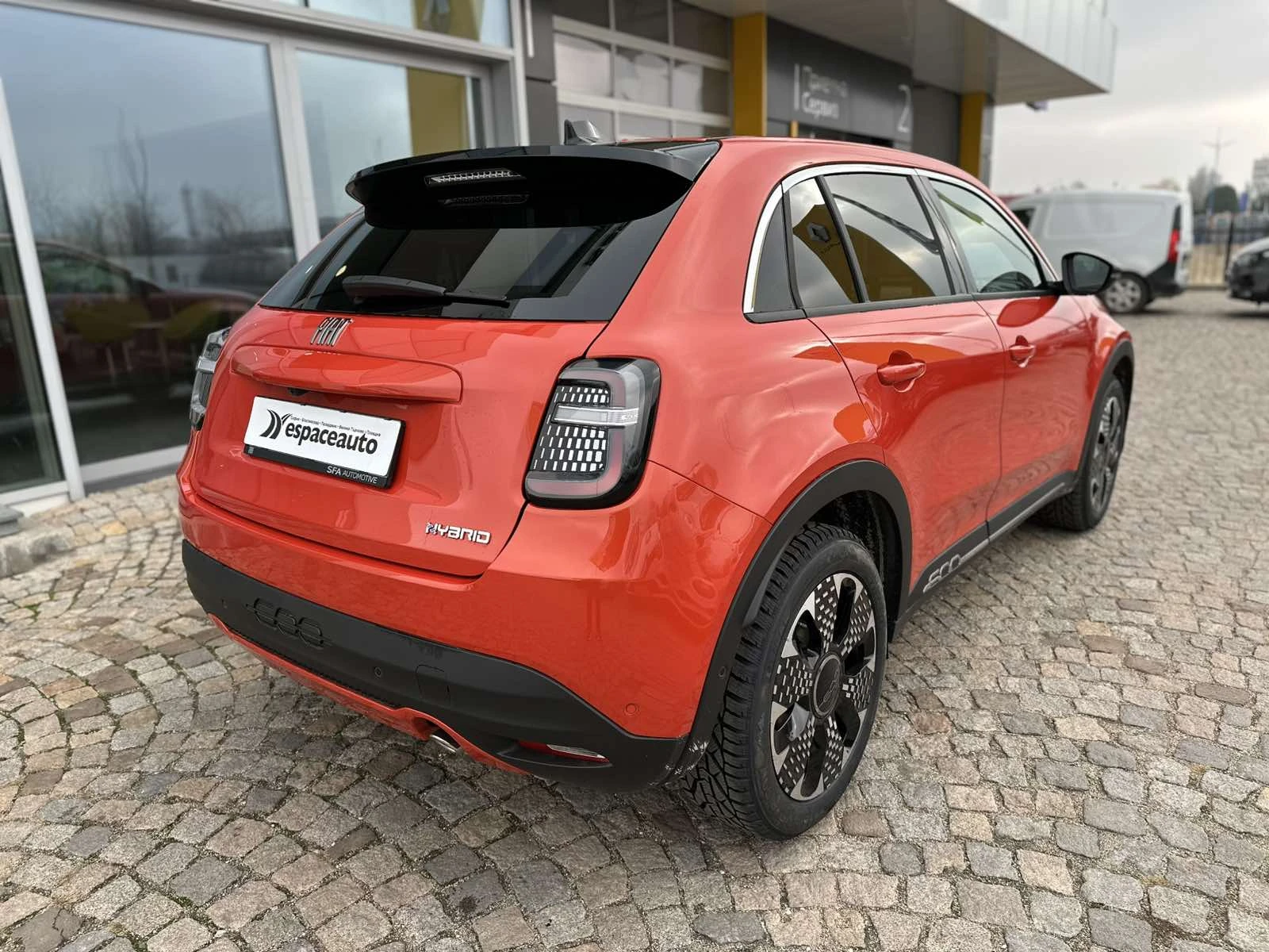 Fiat 600 LA PRIMA 1.2 101 KW 136 hp FWD MHEV 6DCT - изображение 6