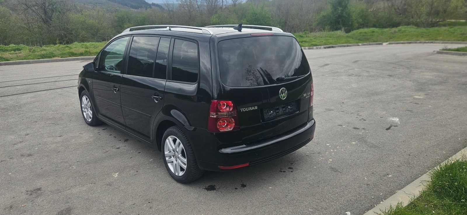 VW Touran 2.0 TDI R-Line - изображение 4