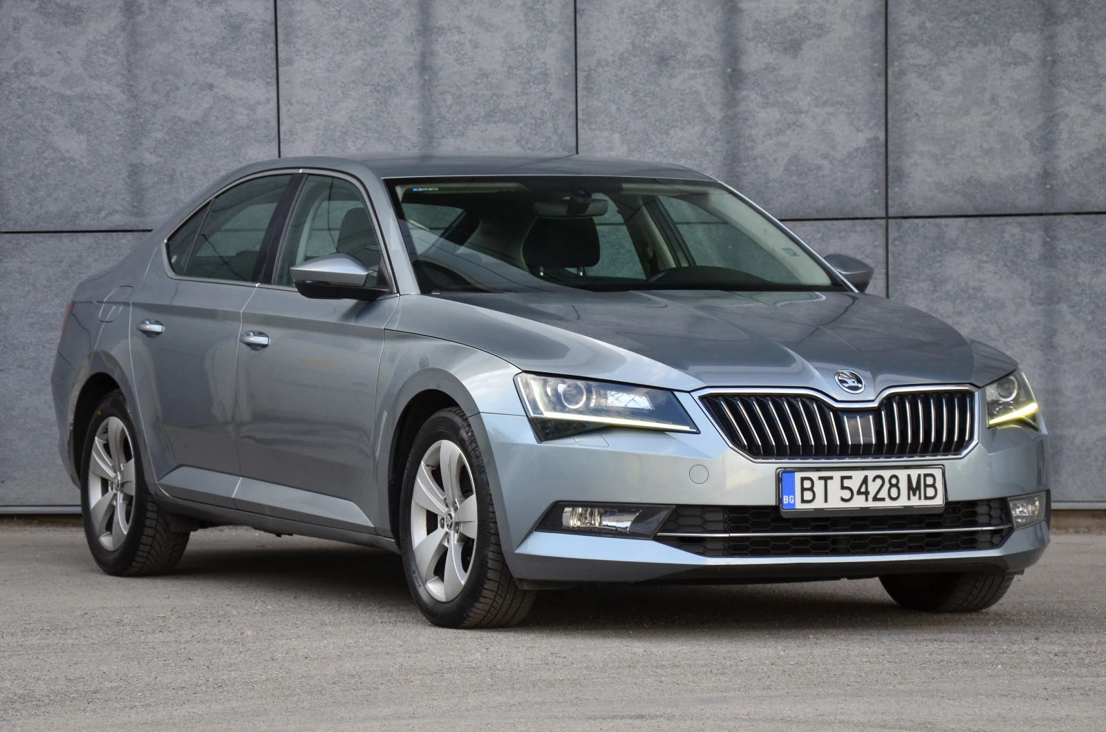 Skoda Superb 2.0 TDI - изображение 2