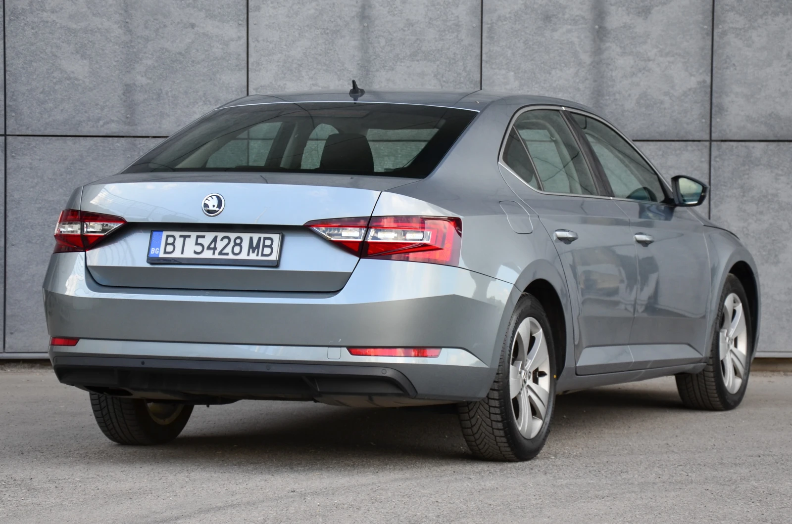 Skoda Superb 2.0 TDI - изображение 4