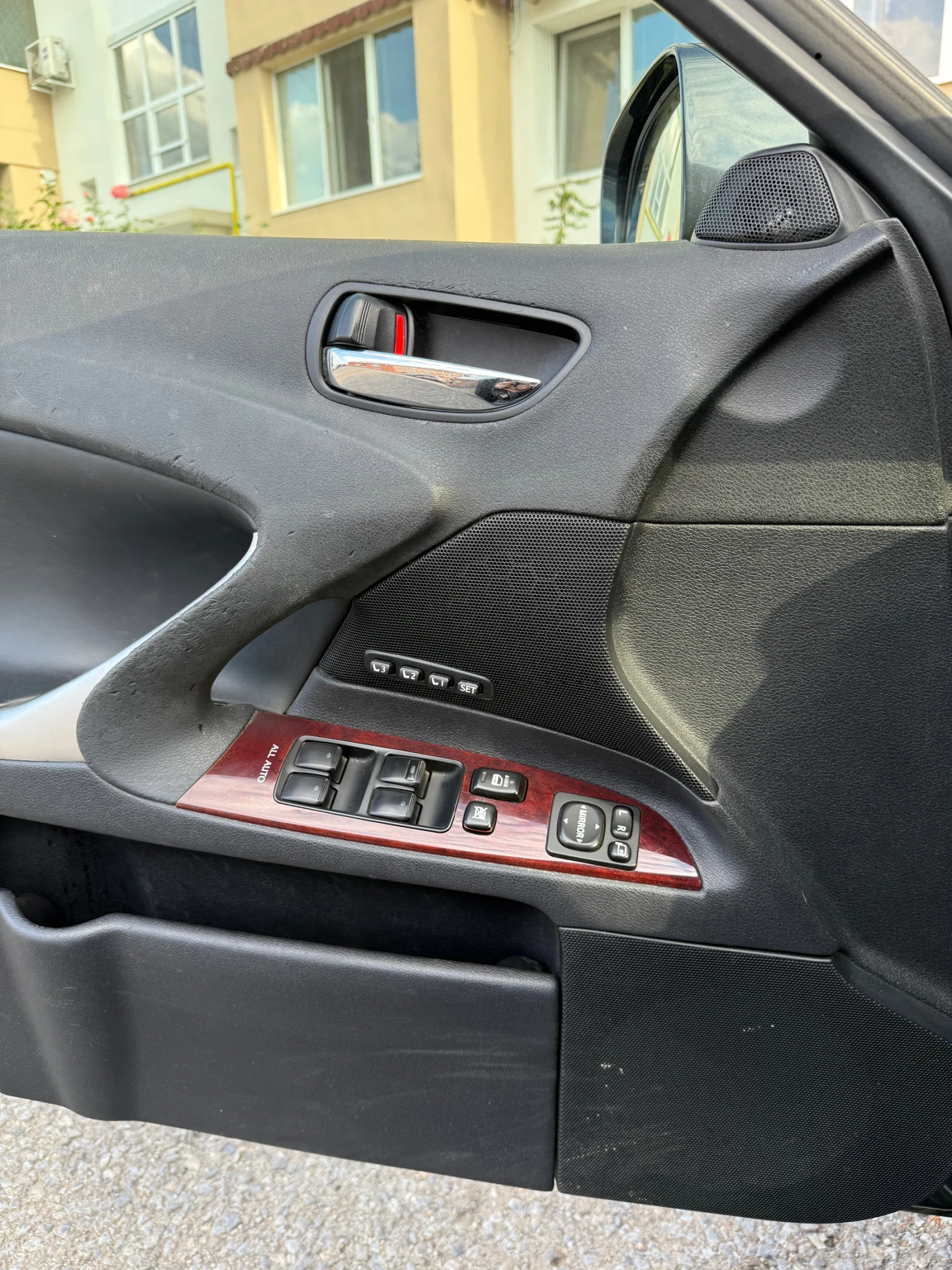 Lexus IS 220d  - изображение 10