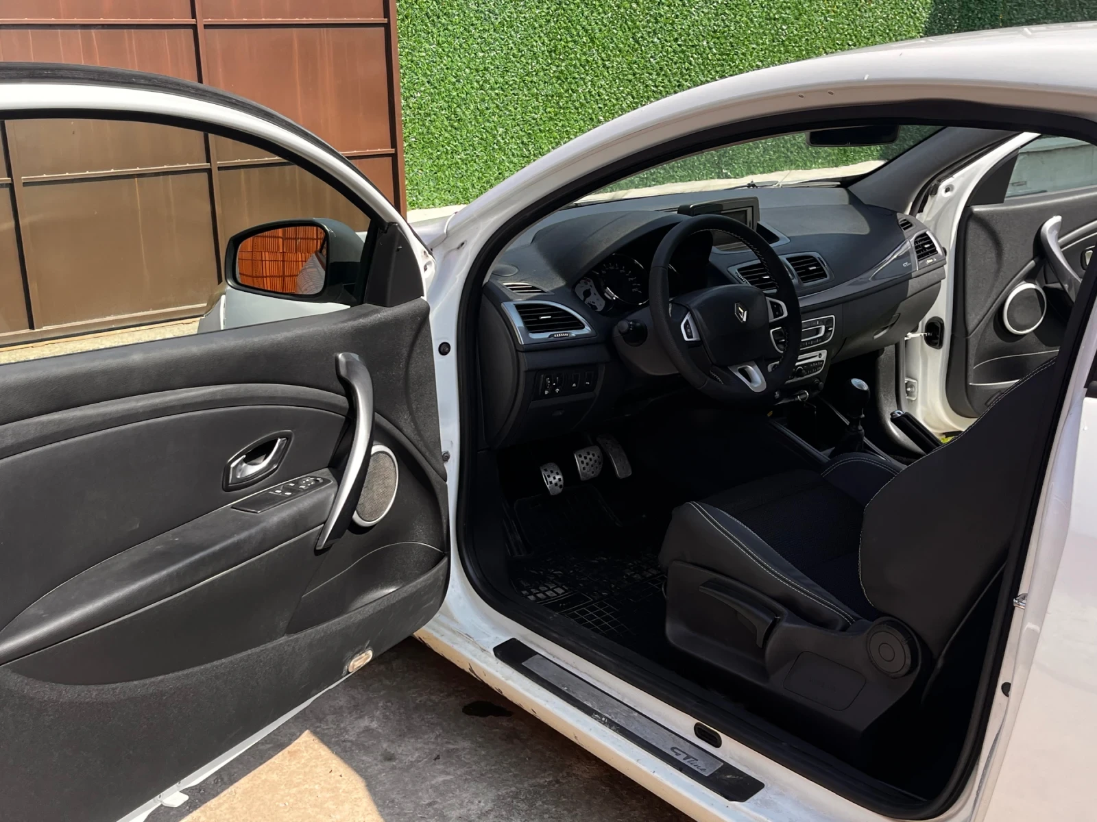 Renault Megane Купе 1, 5 dci 110к.с, снимка 5 - Автомобили и джипове - 53871639