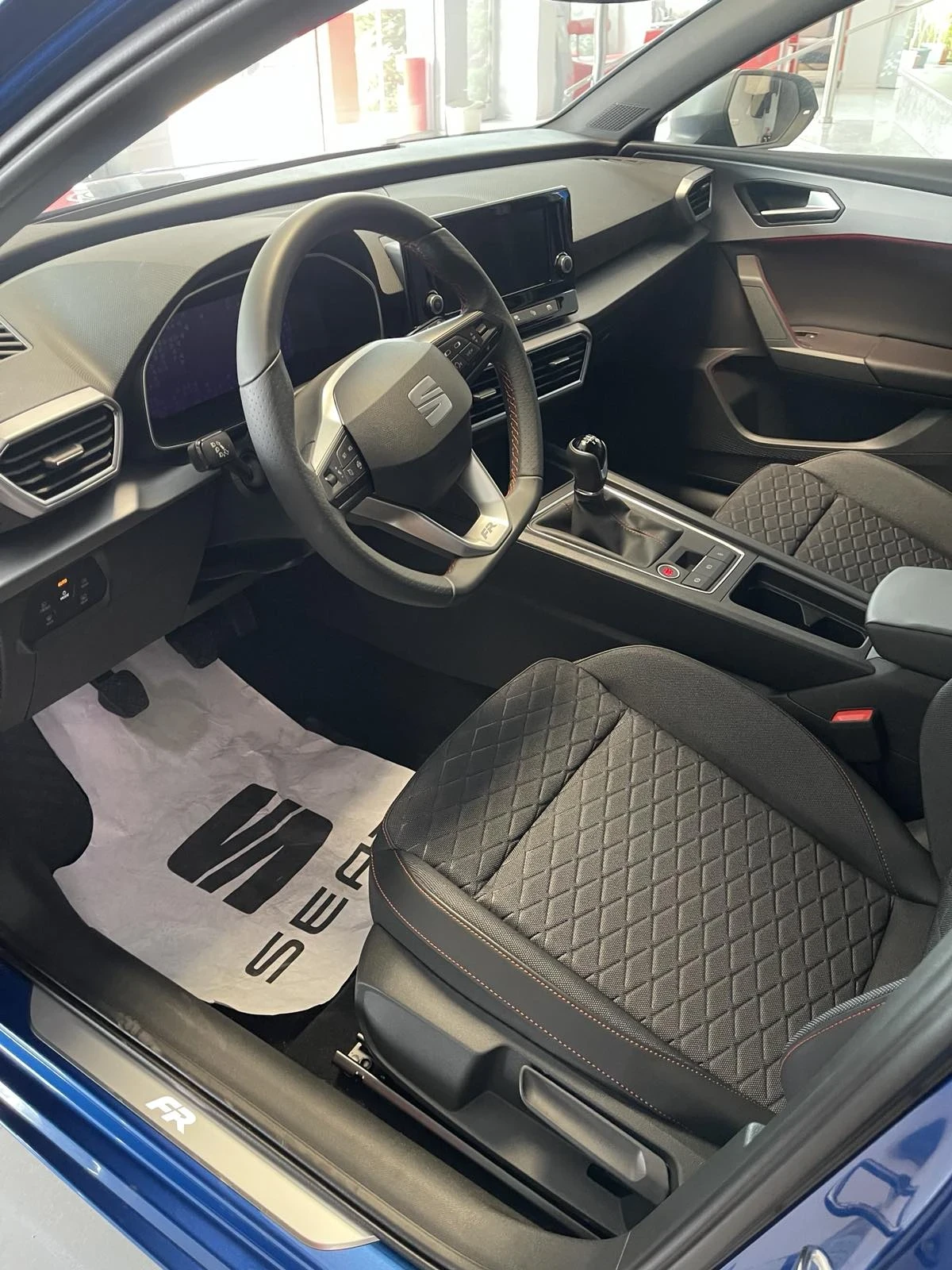 Seat Leon FR 1.5TSI, снимка 8 - Автомобили и джипове - 54167879