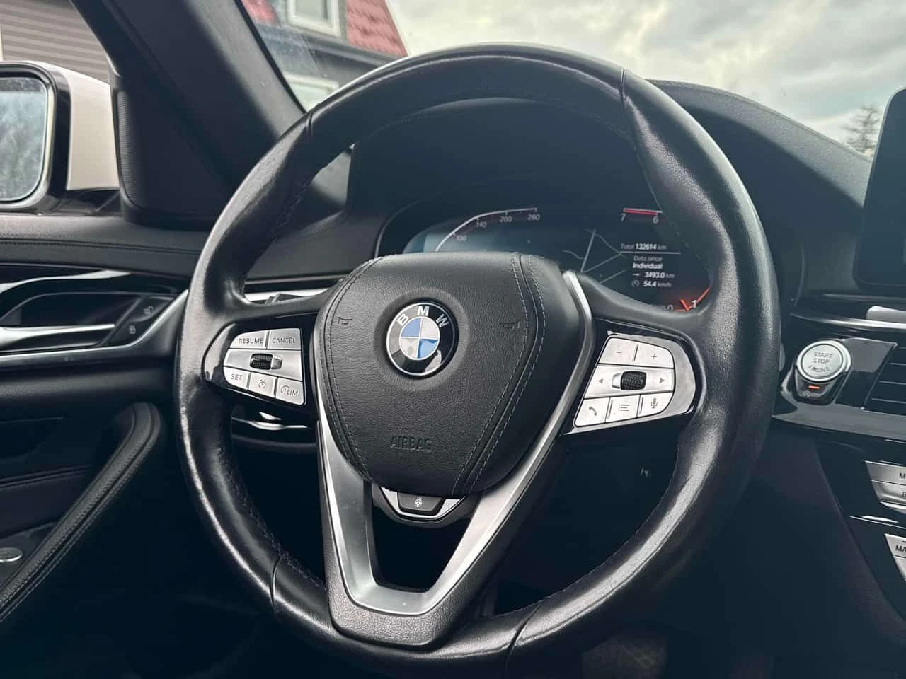 BMW 530 XDRIVE * ПОДГРЕВИ* ОБДУХВАНЕ* ПАНОРАМА* HEAD UP* , снимка 16 - Автомобили и джипове - 54503511