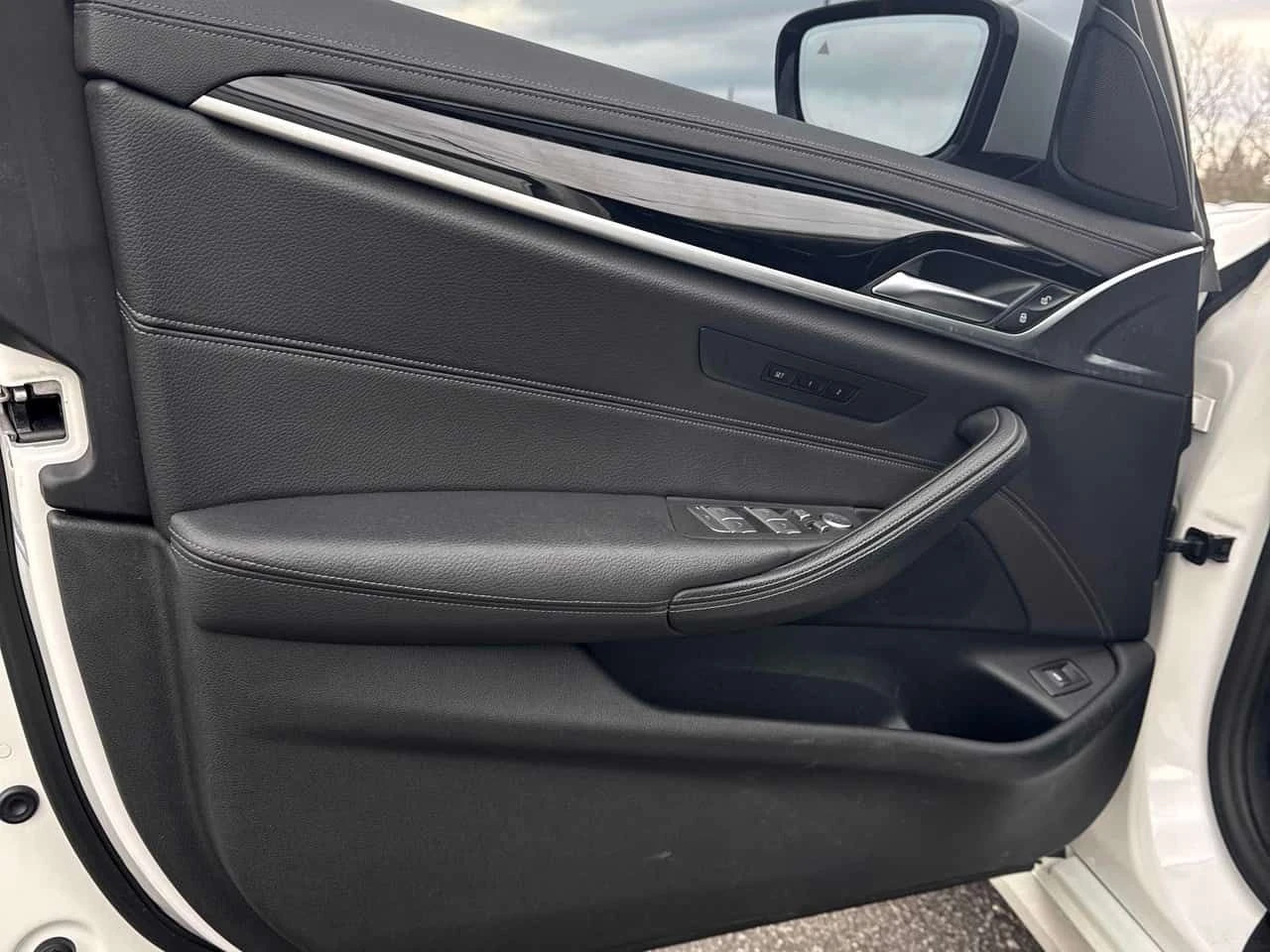 BMW 530 XDRIVE * ПОДГРЕВИ* ОБДУХВАНЕ* ПАНОРАМА* HEAD UP* , снимка 10 - Автомобили и джипове - 54503511