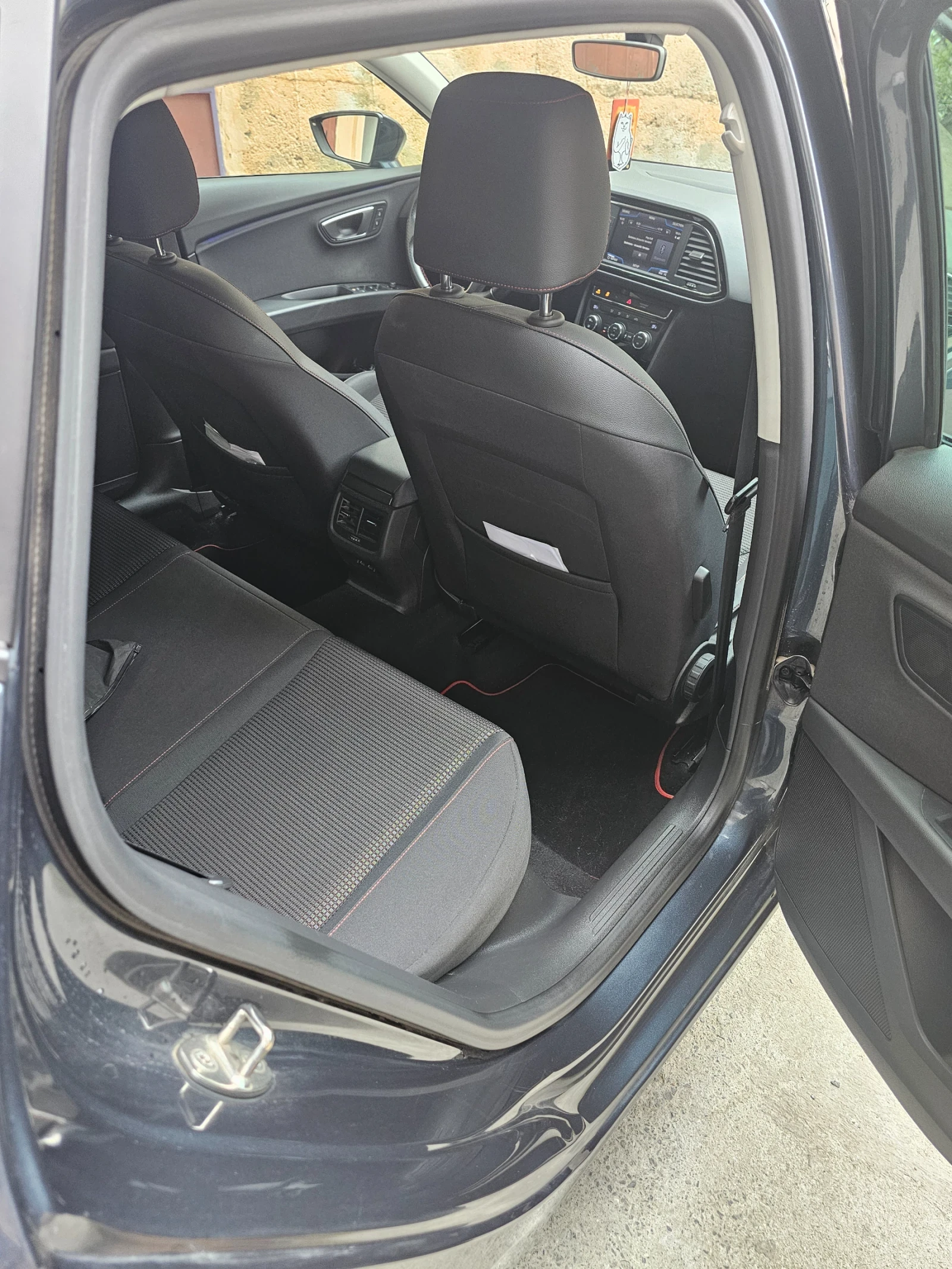 Seat Leon FR 2.0 TSI, снимка 11 - Автомобили и джипове - 54783981
