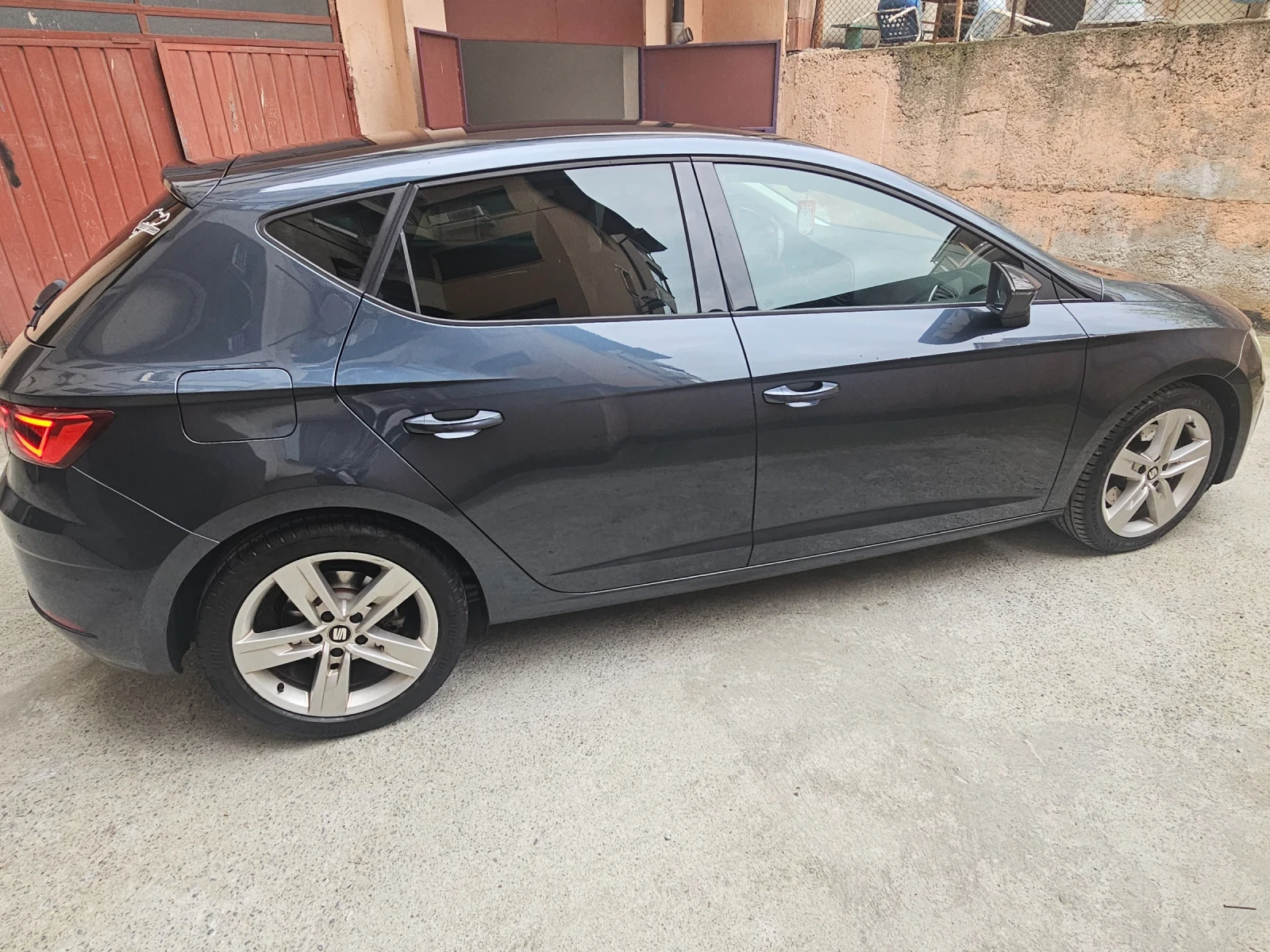 Seat Leon FR 2.0 TSI, снимка 3 - Автомобили и джипове - 54783981