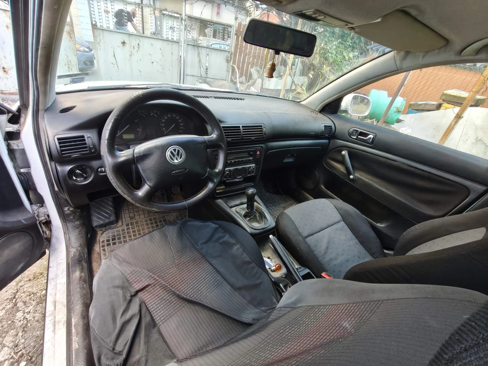 VW Passat, снимка 5 - Автомобили и джипове - 55106007