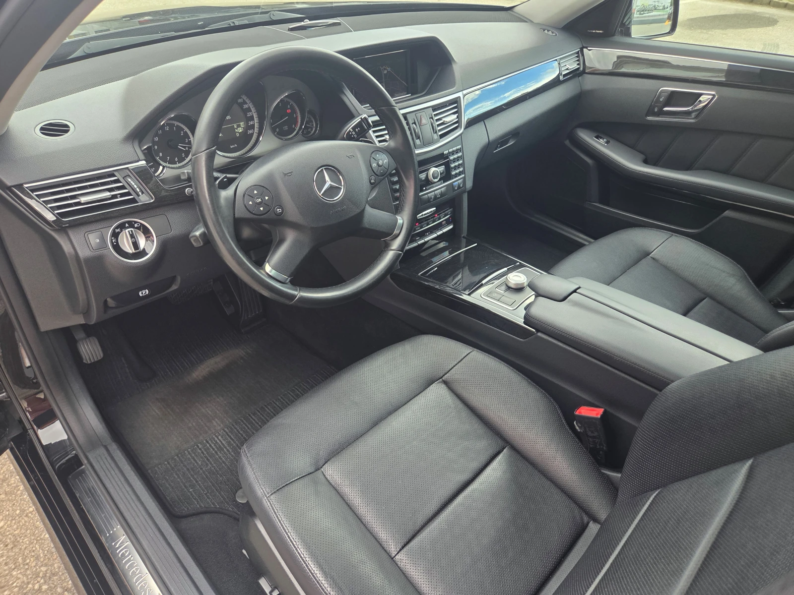 Mercedes-Benz E 350 CDI-Avantgarde(265Hp)Distronic/HARMAN-KARDON/Камер, снимка 9 - Автомобили и джипове - 55266446