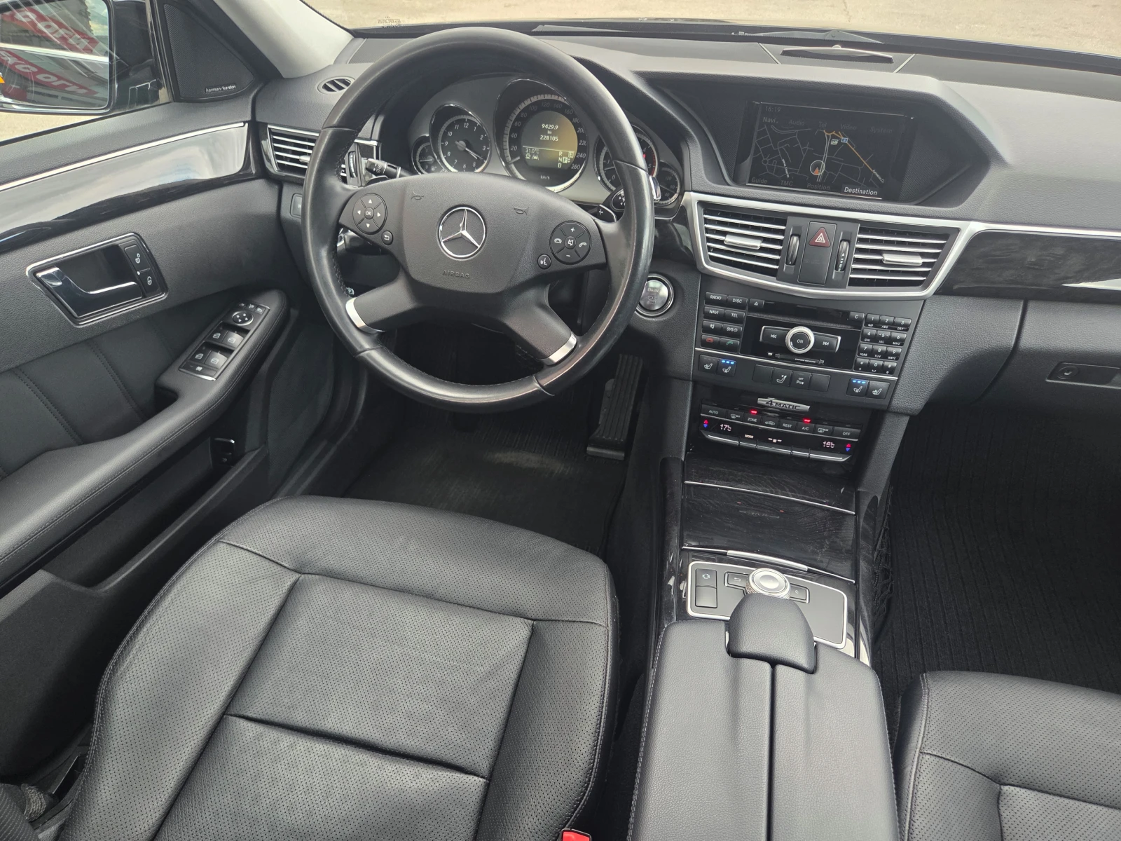 Mercedes-Benz E 350 CDI-Avantgarde(265Hp)Distronic/HARMAN-KARDON/Камер, снимка 13 - Автомобили и джипове - 55266446