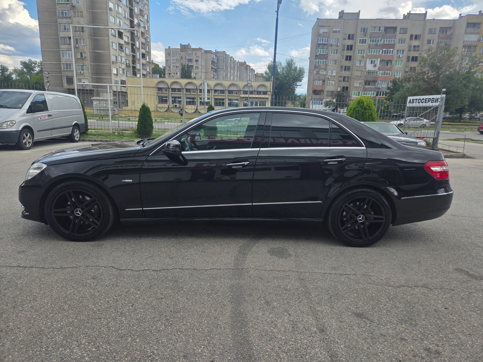Mercedes-Benz E 350 CDI-Avantgarde(265Hp)Distronic/HARMAN-KARDON/Камер, снимка 2 - Автомобили и джипове - 55266446