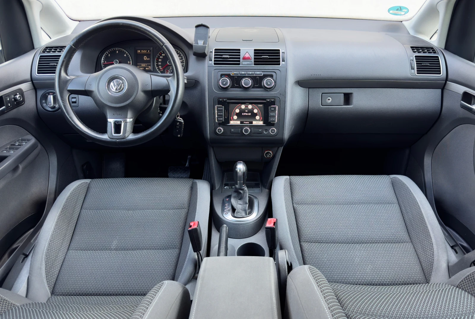 VW Touran 2.0TDi /DSG/NAVI/XENON/LED, снимка 10 - Автомобили и джипове - 55564974