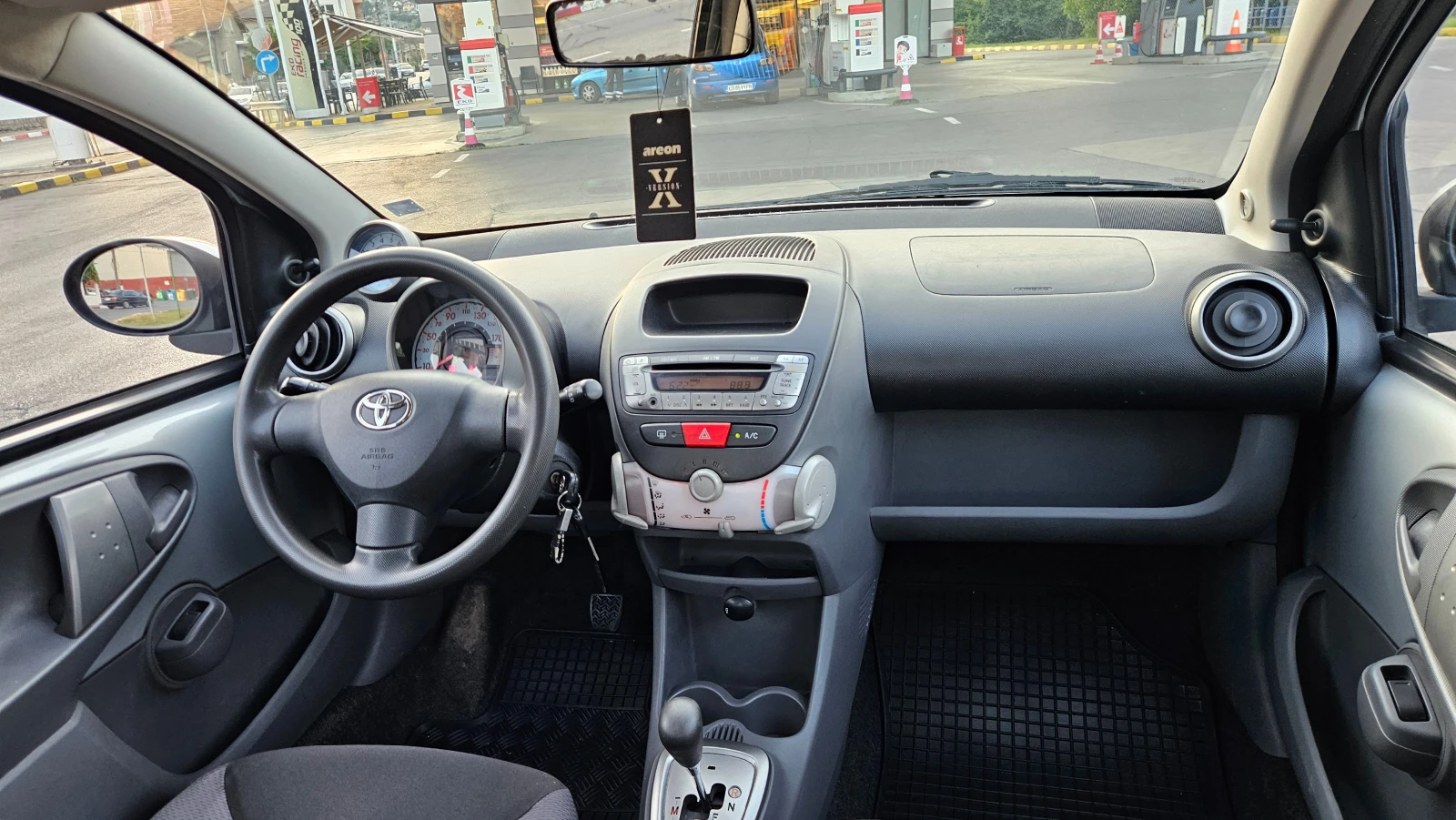 Toyota Aygo 1.0 AVTOMATIK/KLIMATIK, снимка 10 - Автомобили и джипове - 55593050