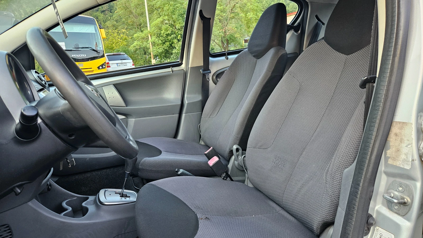 Toyota Aygo 1.0 AVTOMATIK/KLIMATIK, снимка 12 - Автомобили и джипове - 55593050