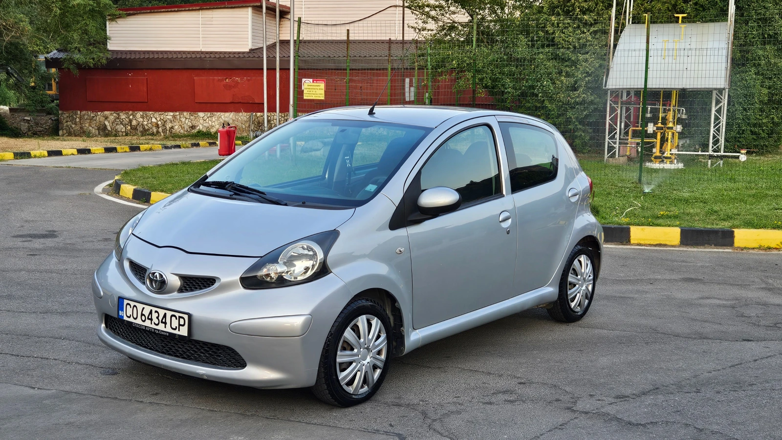 Toyota Aygo 1.0 AVTOMATIK/KLIMATIK, снимка 2 - Автомобили и джипове - 55593050