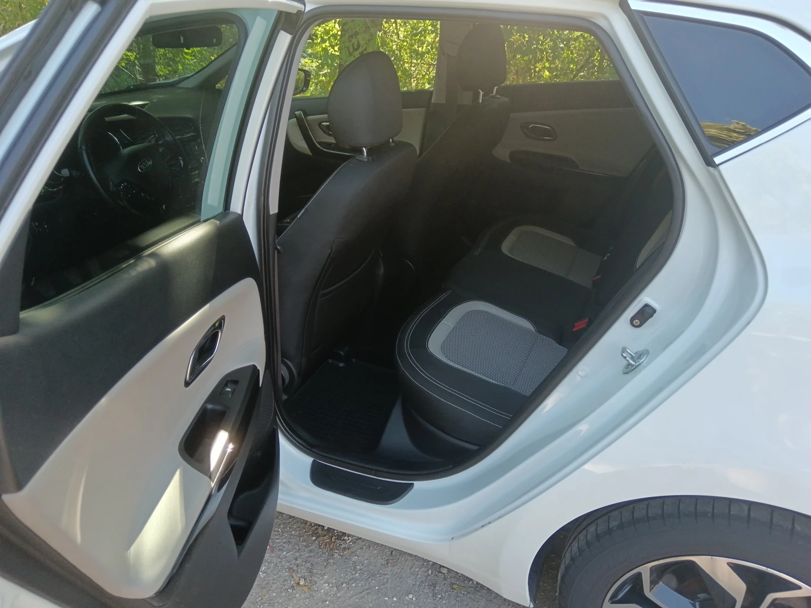 Kia Ceed 1.6CRDI | Mobile.bg � ����������� 13