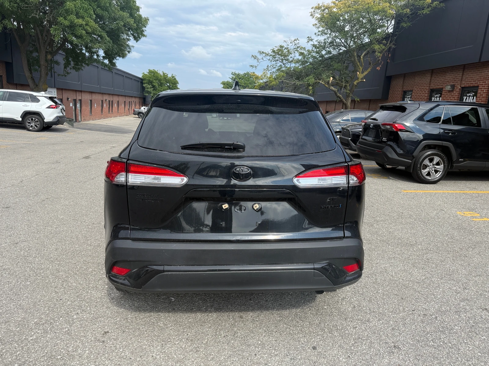 Toyota Corolla Cross * Hybrid SE AWD* АВТОКРЕДИТ БЕЗ ПЪРВОНАЧАЛНА* , снимка 4 - Автомобили и джипове - 55823031