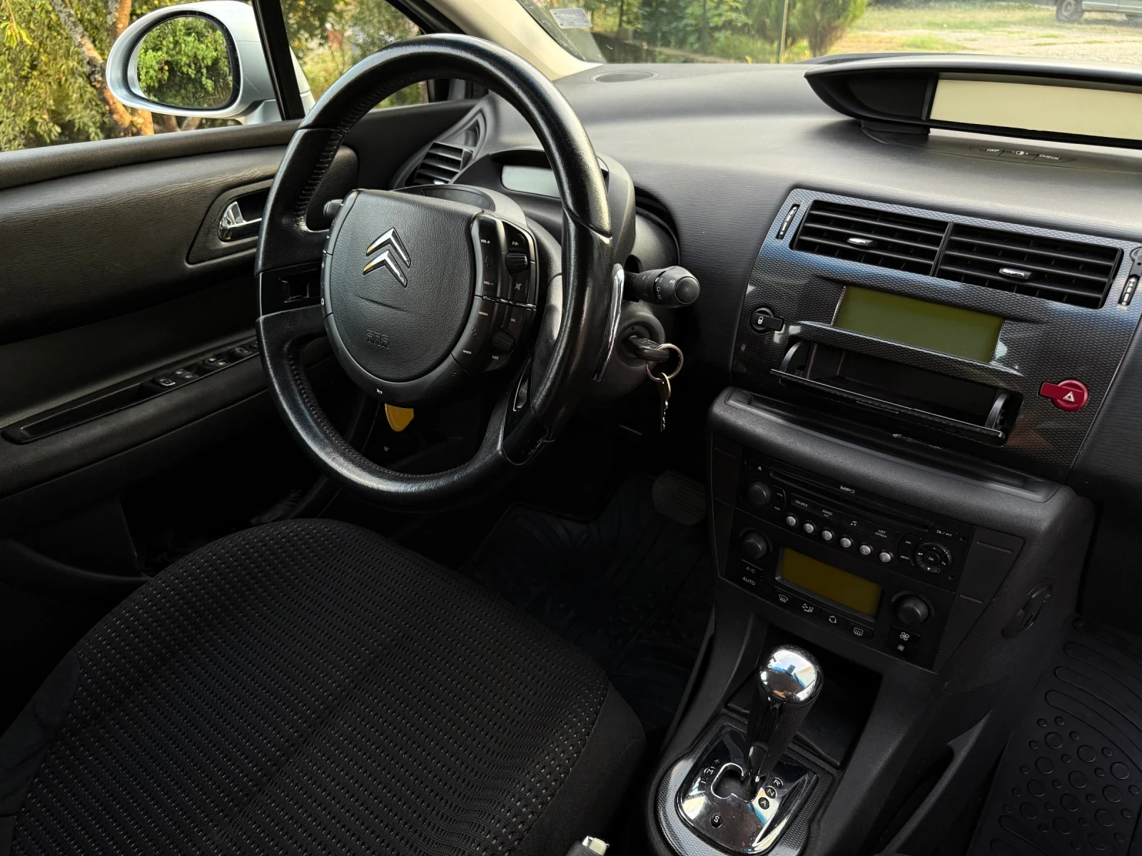 Citroen C4 1.6HDI Автоматик, снимка 9 - Автомобили и джипове - 55905524
