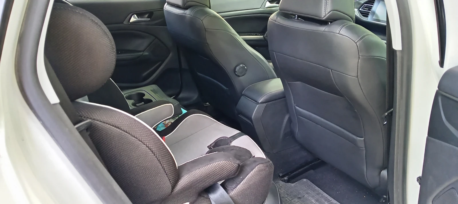 Peugeot 308 РЕАЛНИ КМ, снимка 12 - Автомобили и джипове - 56139821