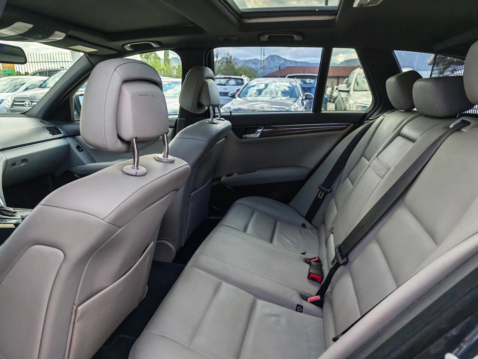 Mercedes-Benz C 320 C 320 AMG/Avantgarde/, снимка 13 - Автомобили и джипове - 56231440