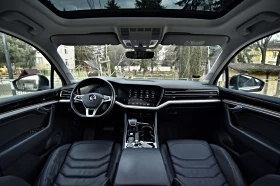 VW Touareg 3.0TDI/Camera/Panorama/Distronic/Keyless/Matrix, снимка 15