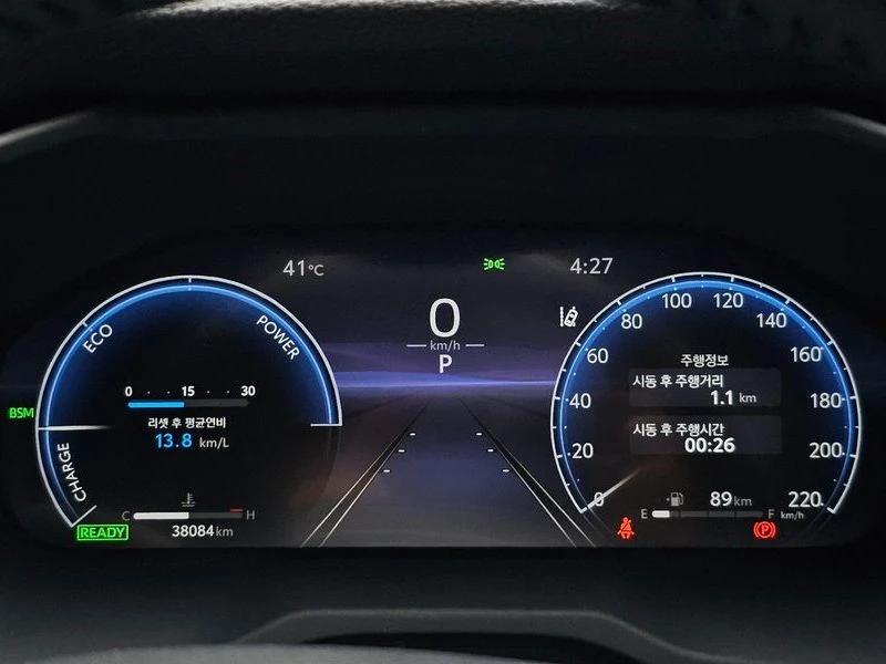 Toyota Rav4 2, 5 4WD Hybrid LTD| 219к.с., снимка 8 - Автомобили и джипове - 56066856
